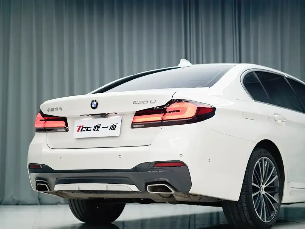 BMW 5 Series — фото 4