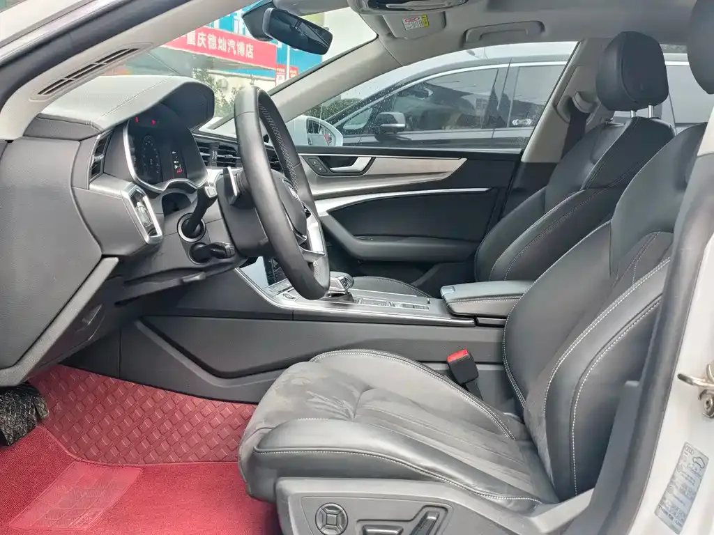Audi A7L 2024 из CN, фото 5