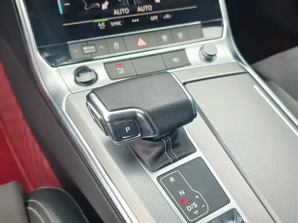 Audi A7L 2024 из CN, фото 7