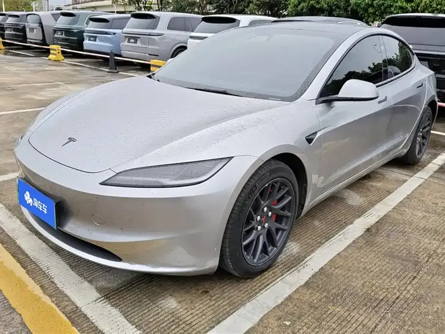 Tesla Model 3 — фото 1