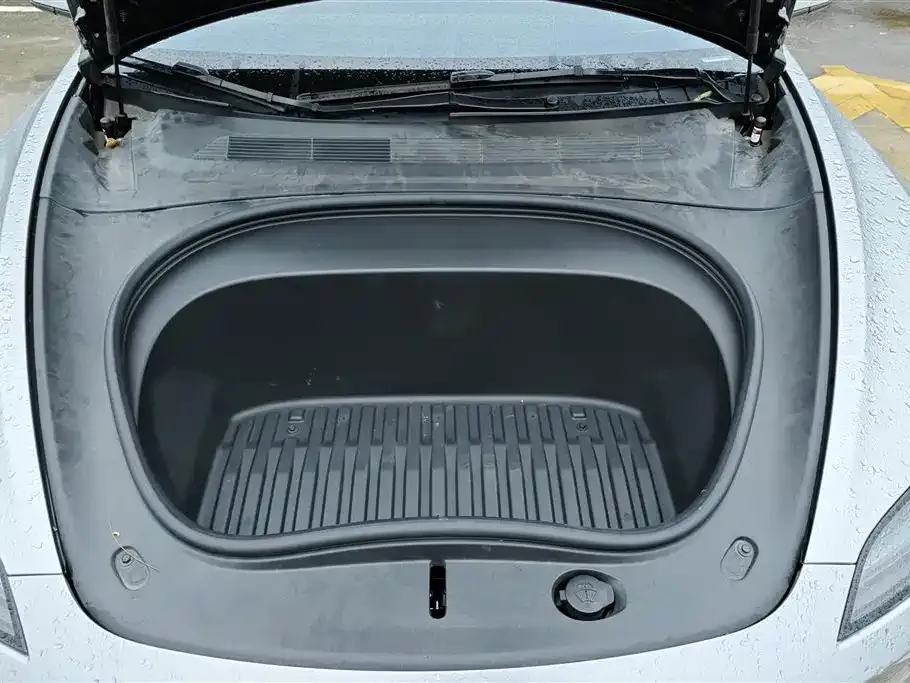 Tesla Model 3 — фото 6