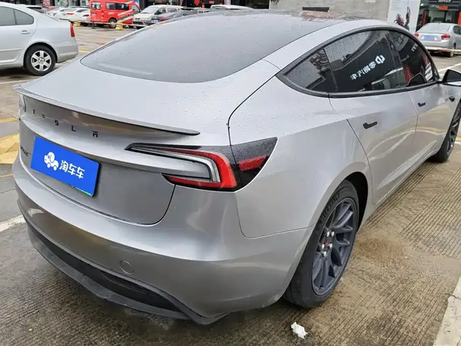 Tesla Model 3 — фото 8