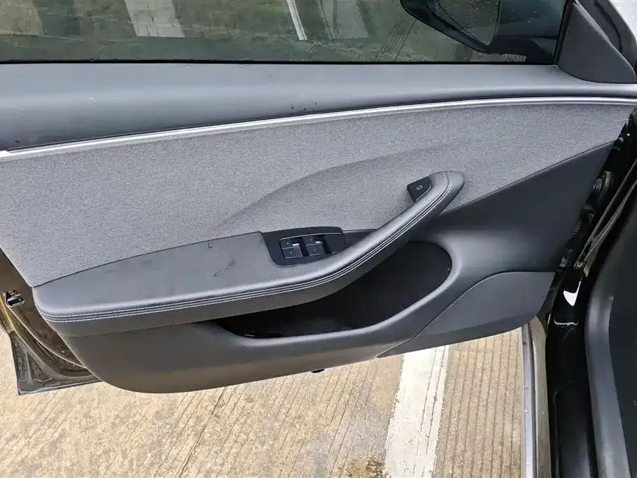 Tesla Model 3 — фото 4