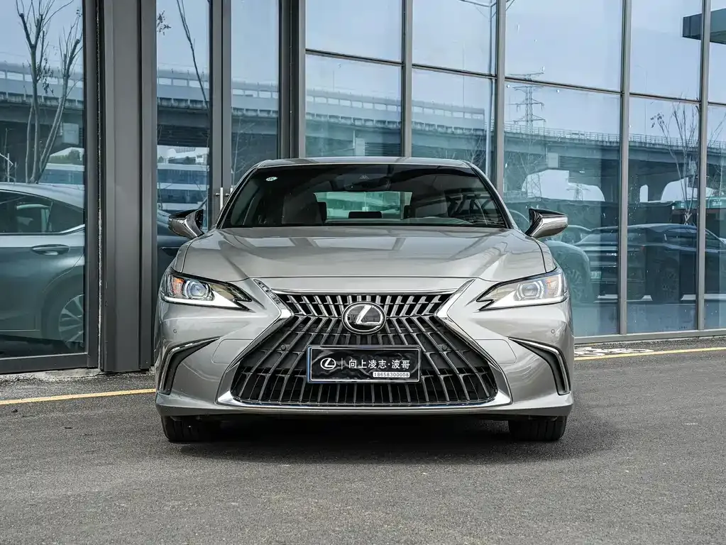 Lexus ES — фото 9