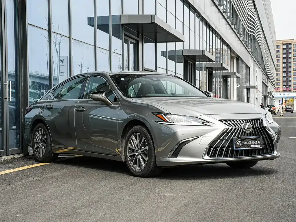Lexus ES — фото 7