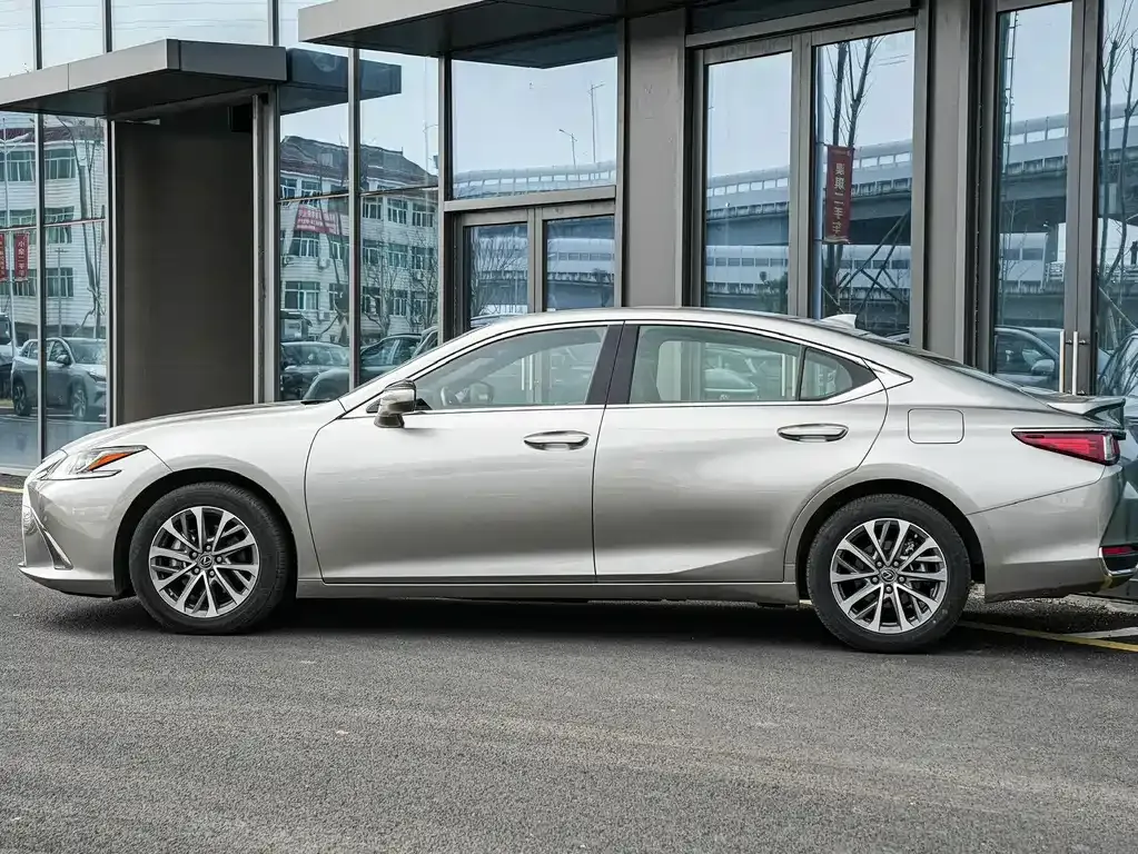 Lexus ES — фото 10