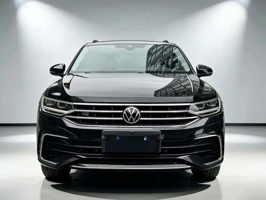 Volkswagen Tiguan L — фото 3