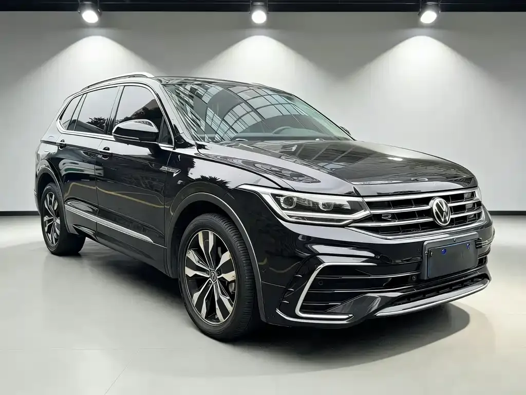 Volkswagen Tiguan L — фото 6