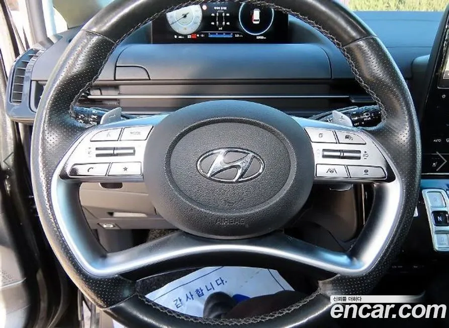 Hyundai Staria — фото 3