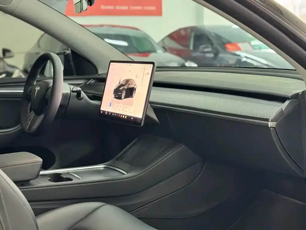 Tesla Model Y — фото 7