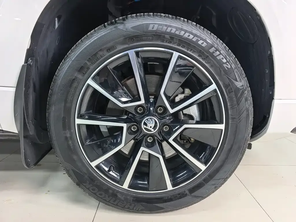 Skoda Karoq — фото 9