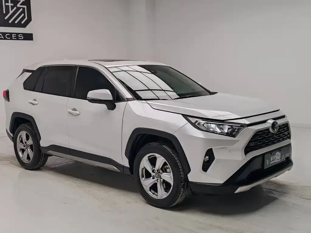 Toyota RAV4 — фото 2