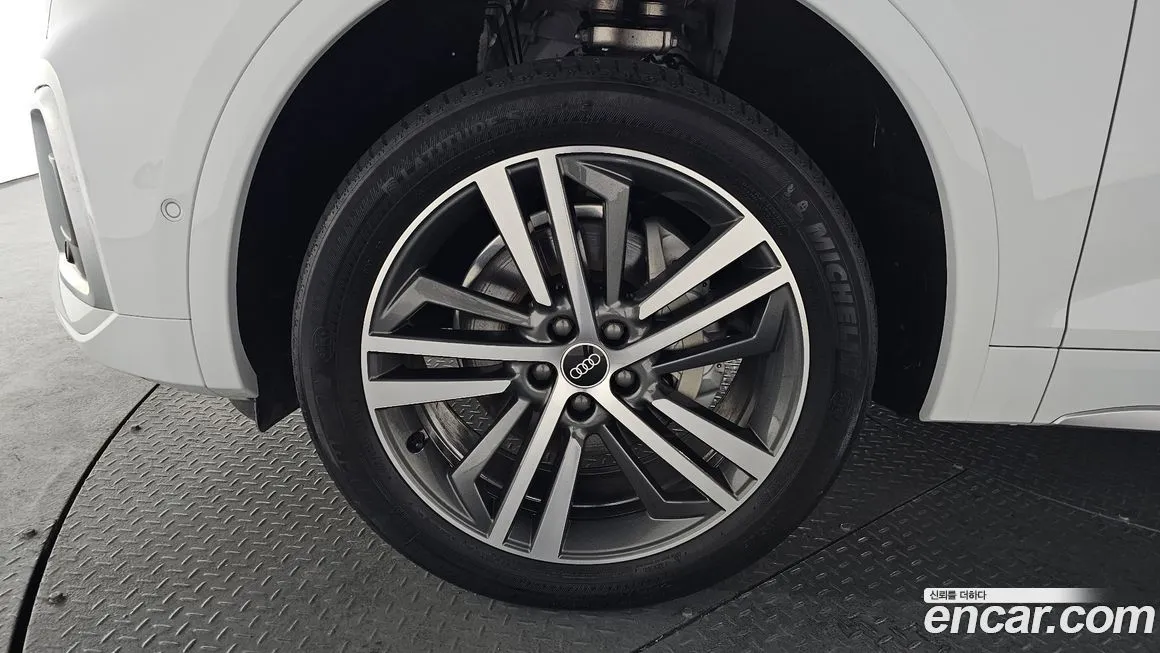 Audi Q5 2021 из KR, фото 8