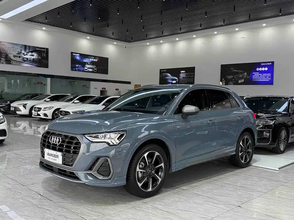 Audi Q3 — фото 1