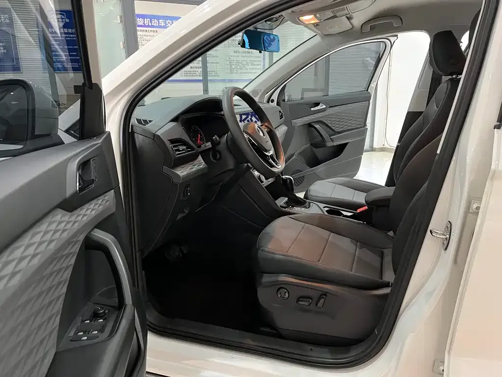 Volkswagen Tharu 2022 из CN, фото 8