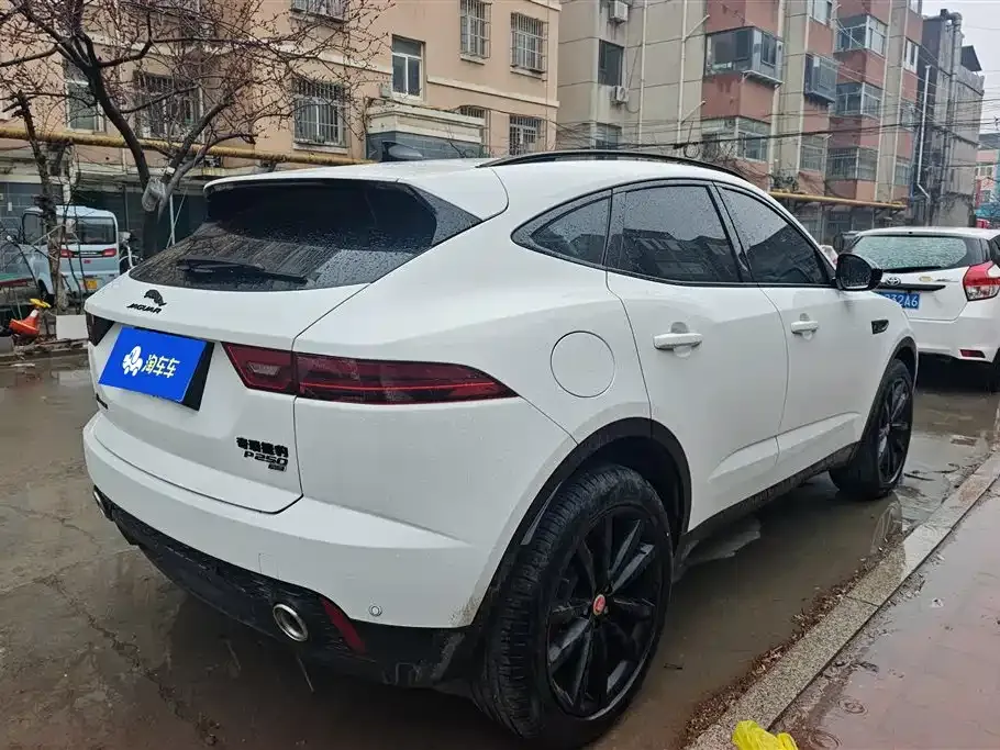 Jaguar E-PACE — фото 5