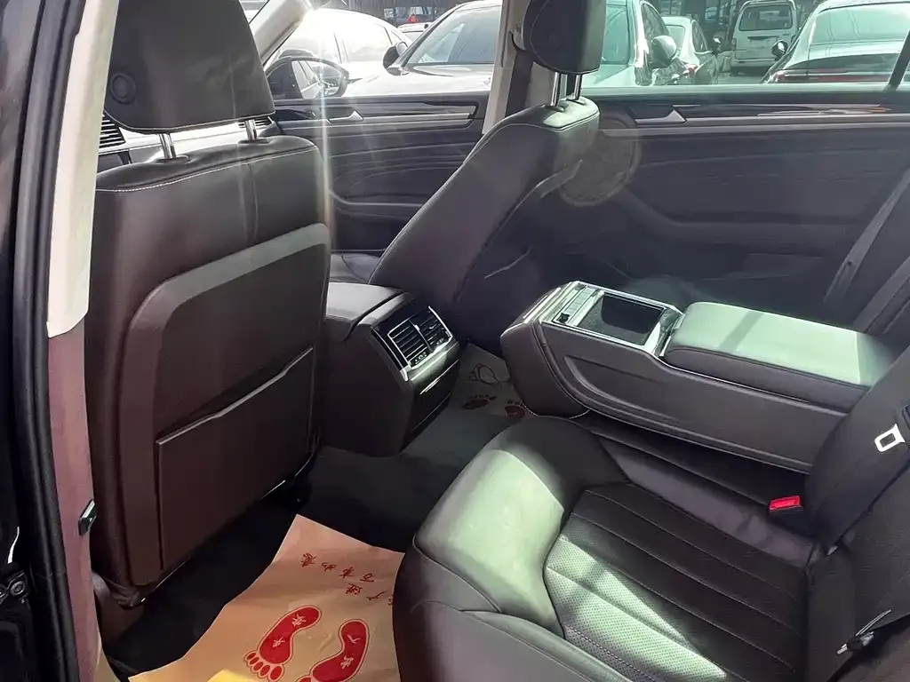 Volkswagen Phideon 2021 из CN, фото 9