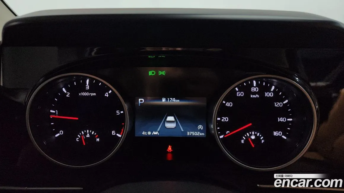 Kia Carnival — фото 10