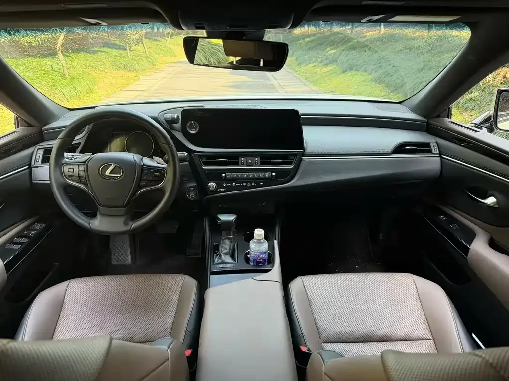 Lexus ES 2024 из CN, фото 2