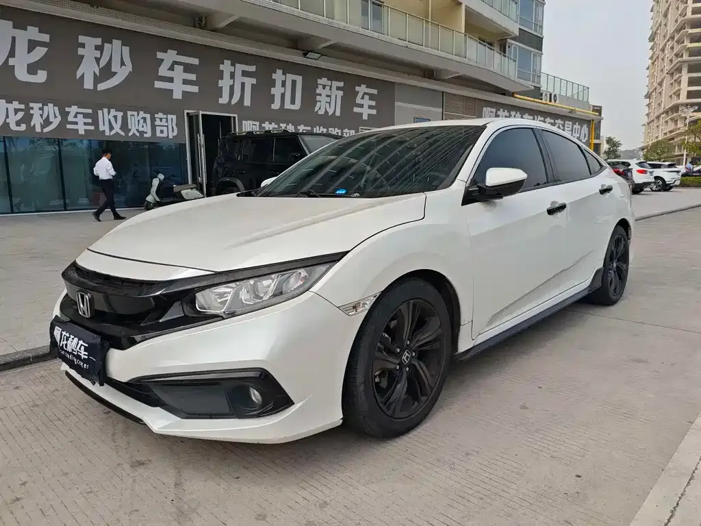 Honda Civic — фото 1
