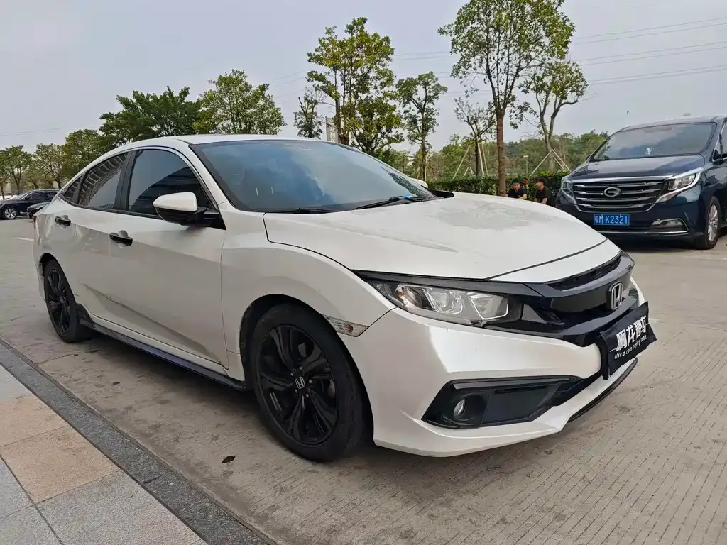 Honda Civic — фото 8