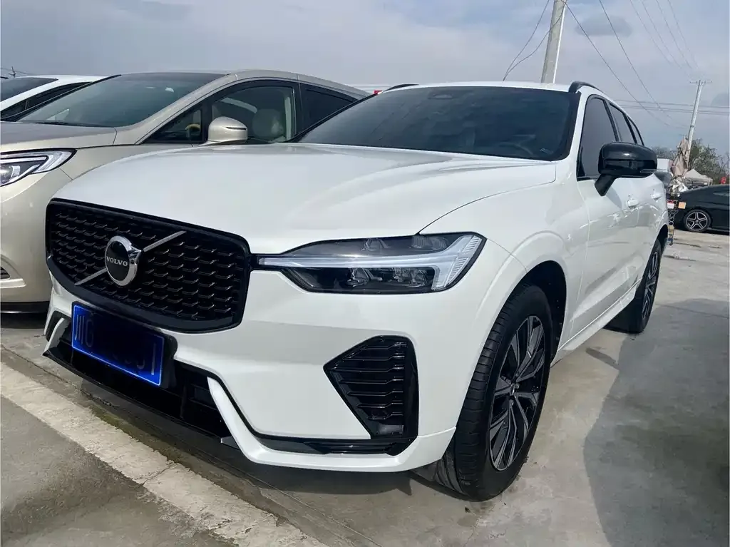 Volvo XC60 2024 из CN, фото 1
