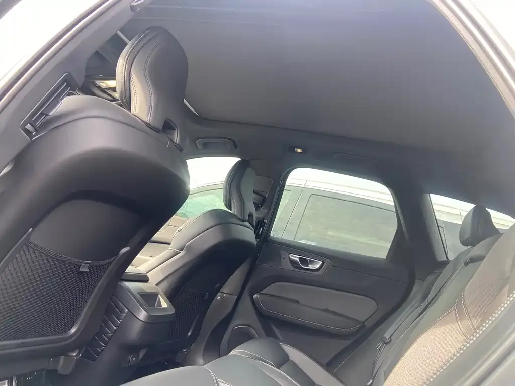 Volvo XC60 2024 из CN, фото 6