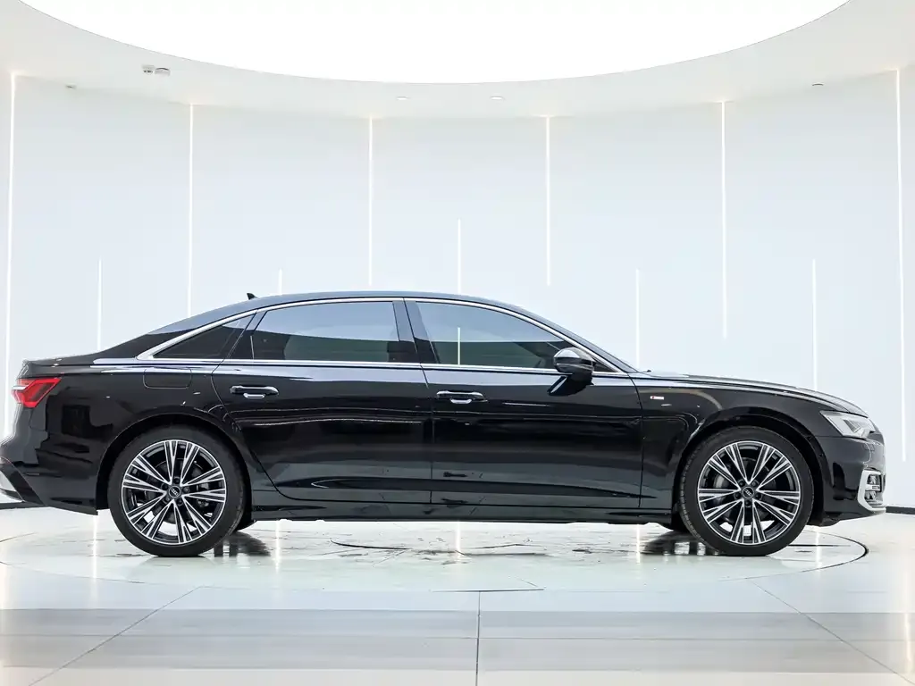 Audi A6L — фото 9