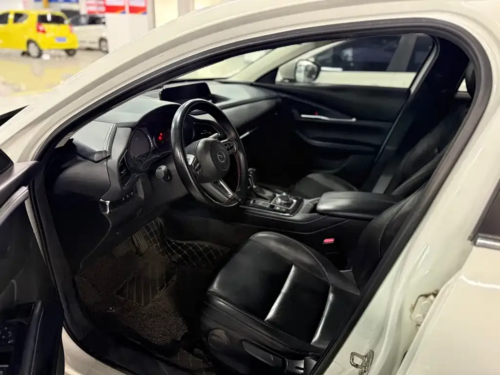 Mazda CX-30 2021 из CN, фото 9