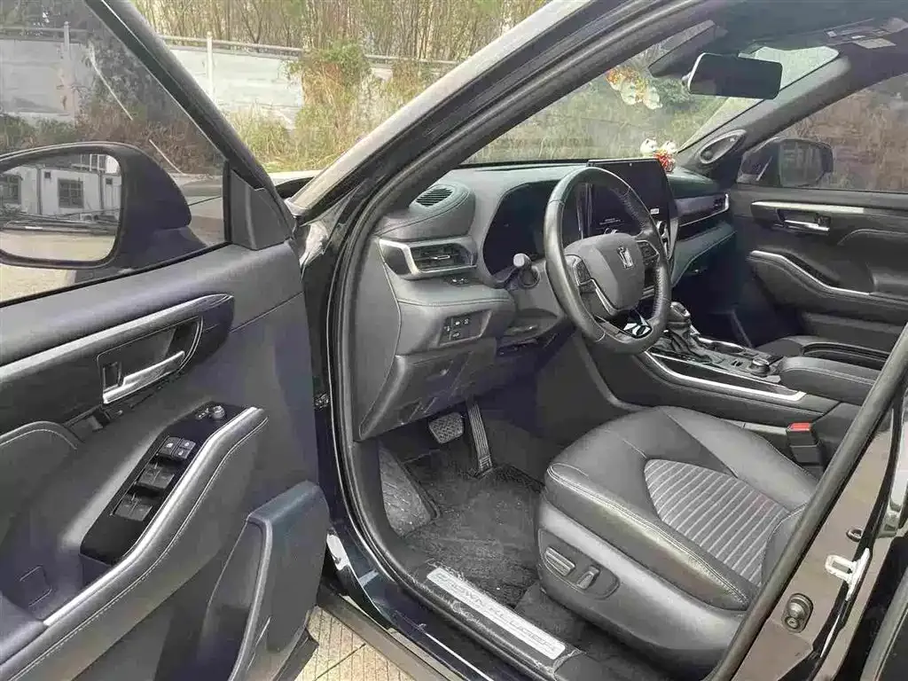 Toyota Crown Kluger 2023 из CN, фото 3