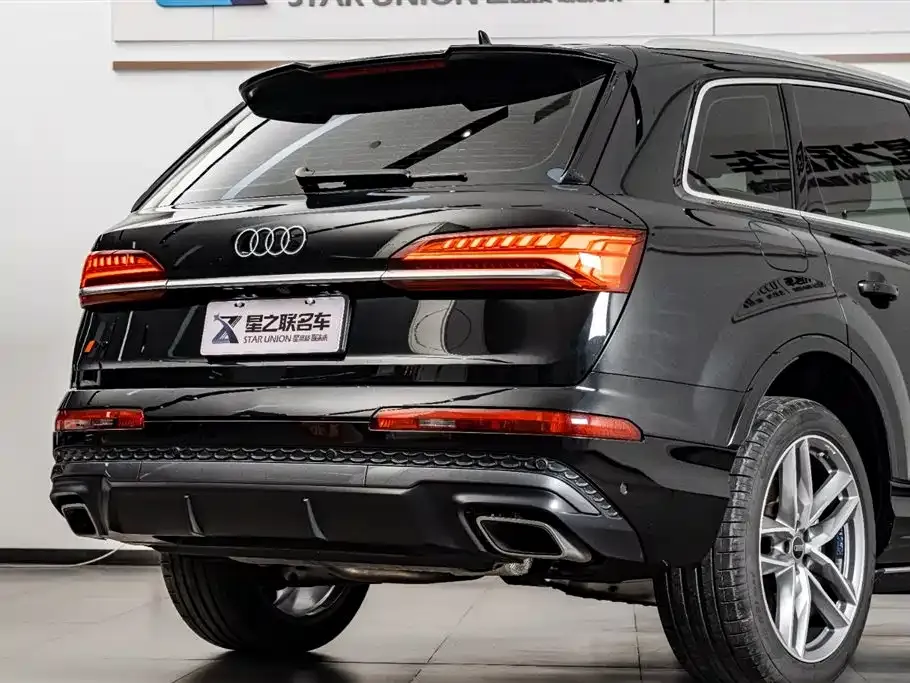 Audi Q7 — фото 6