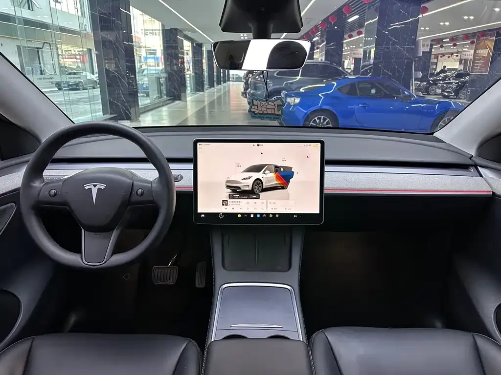 Tesla Model Y — фото 6