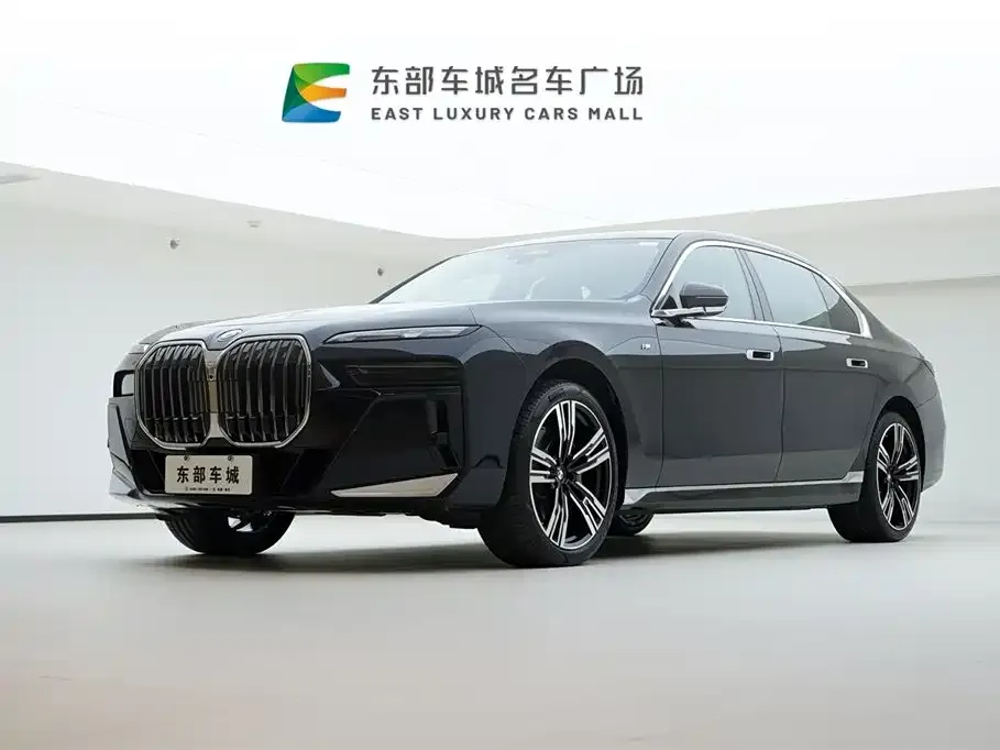 BMW 7 Series — фото 1
