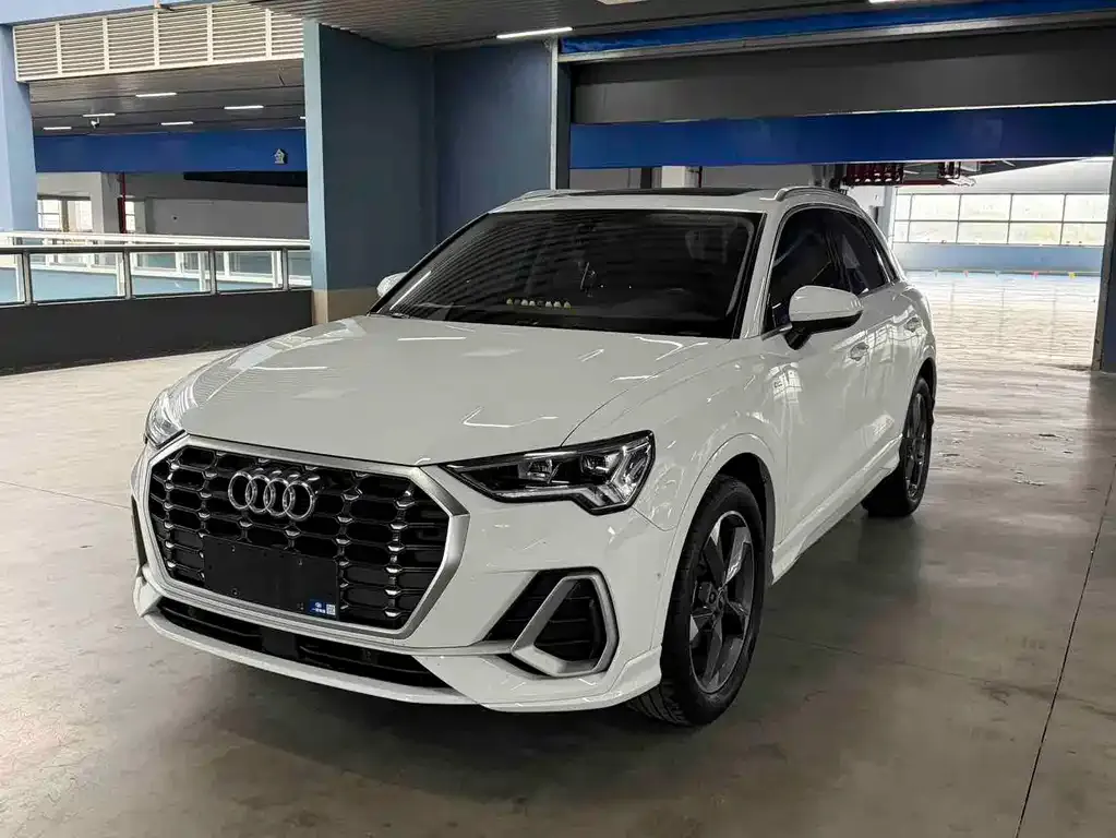 Audi Q3 — фото 1