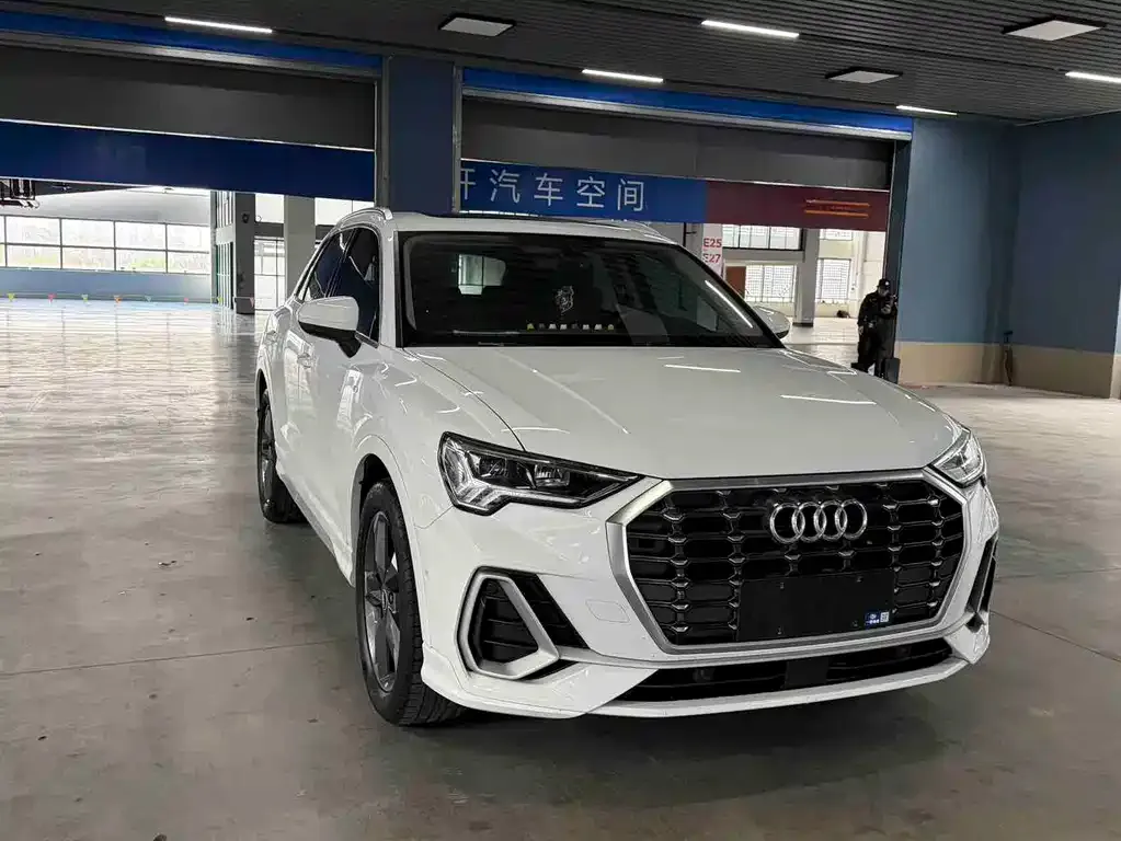 Audi Q3 — фото 10