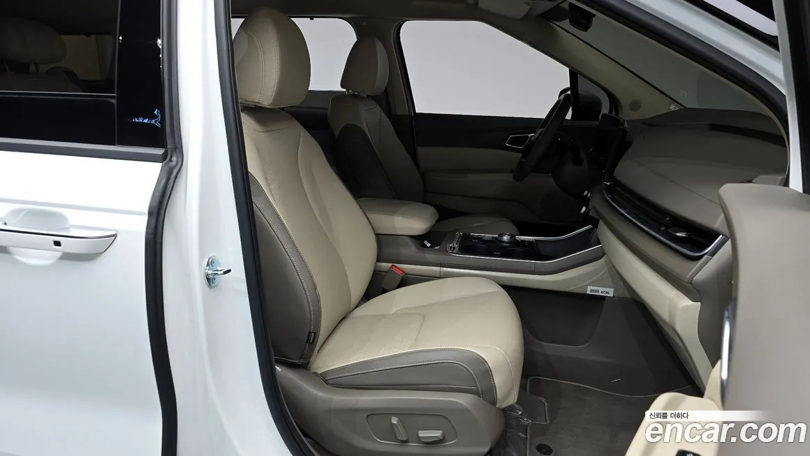 Kia Carnival — фото 4