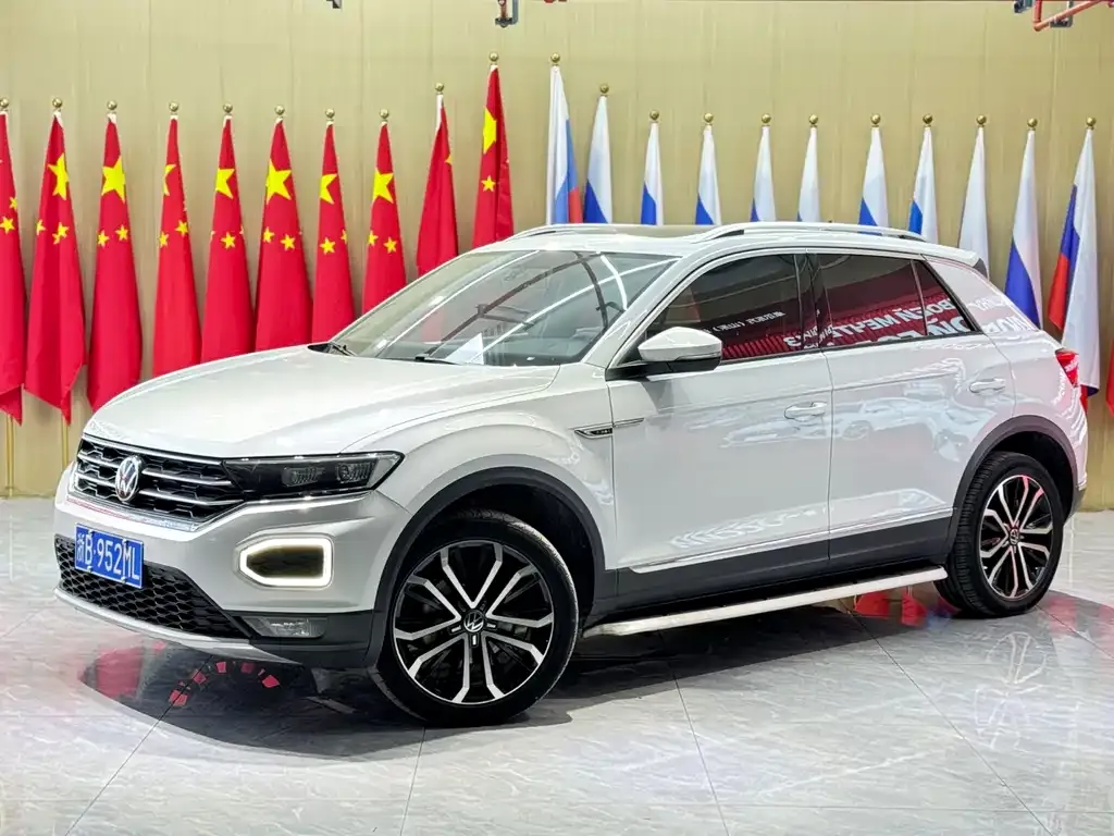 Volkswagen T-Roc — фото 1