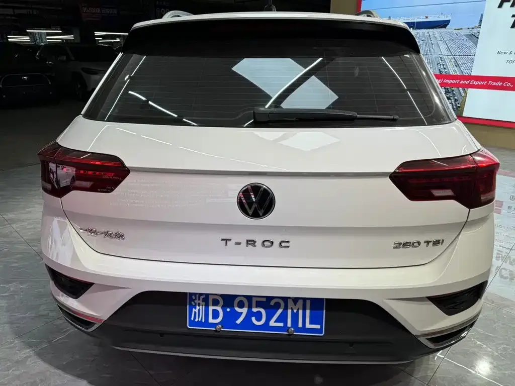 Volkswagen T-Roc — фото 10