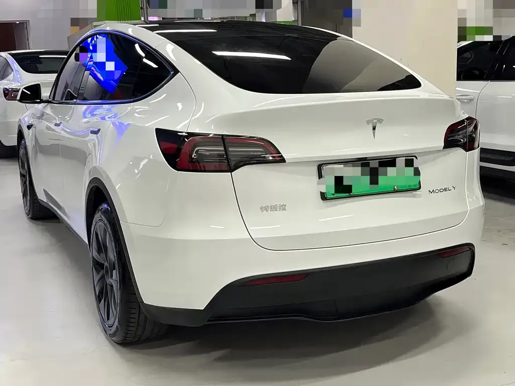 Tesla Model Y — фото 4