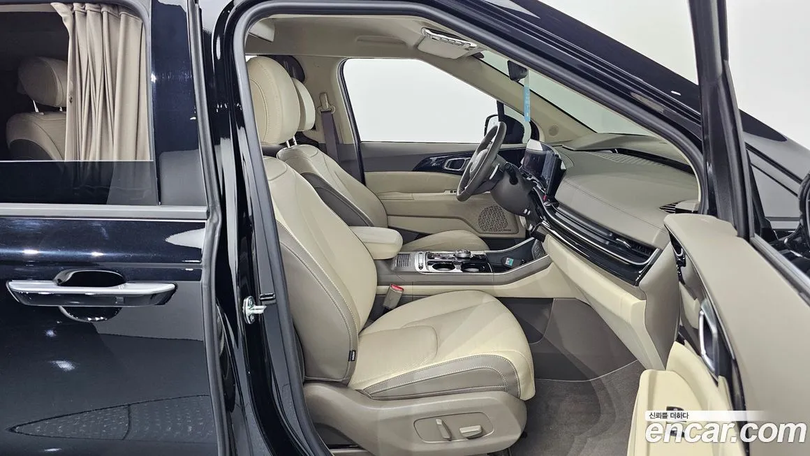 Kia Carnival — фото 10