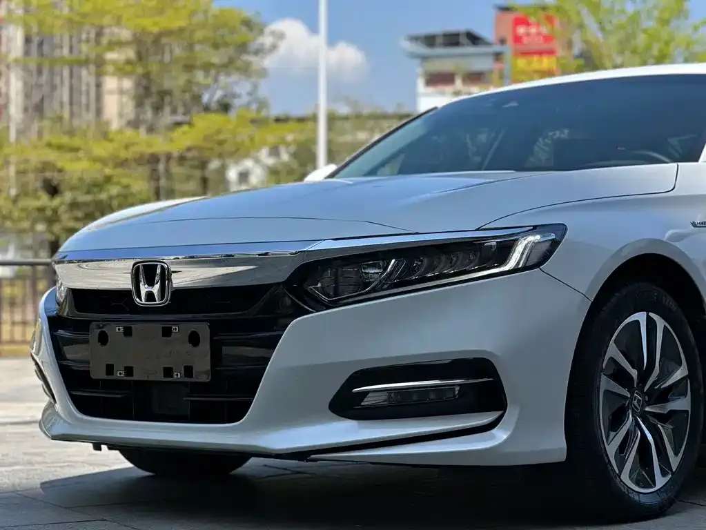 Honda Accord — фото 8