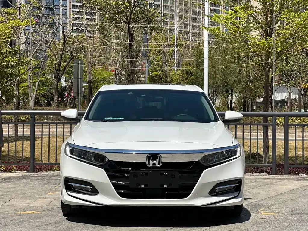 Honda Accord — фото 9