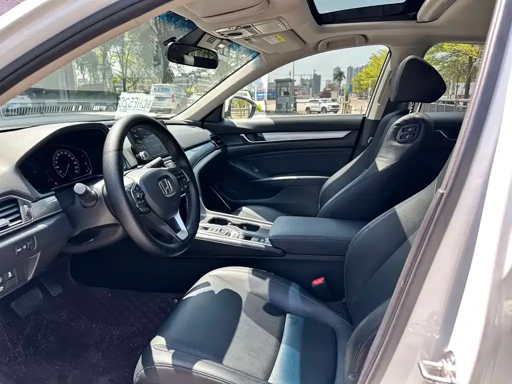 Honda Accord — фото 10
