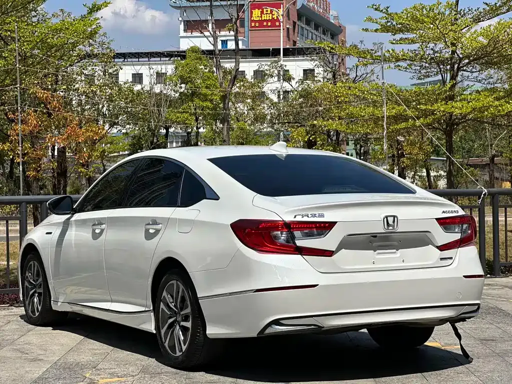 Honda Accord — фото 4