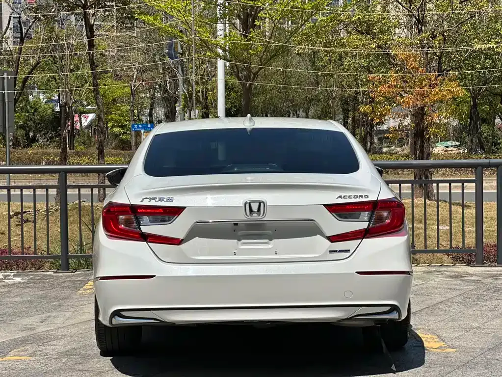 Honda Accord — фото 6