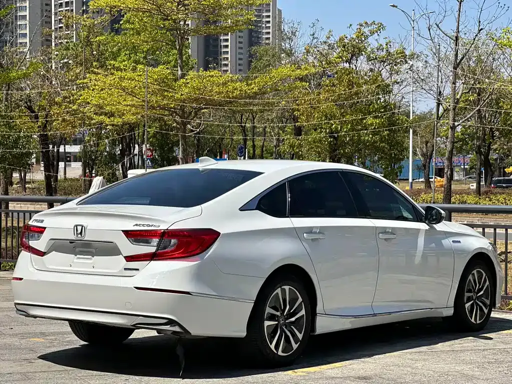 Honda Accord — фото 7