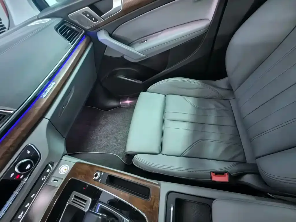 Audi Q5L 2021 из CN, фото 9