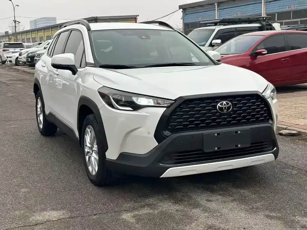 Toyota Corolla Cross — фото 9