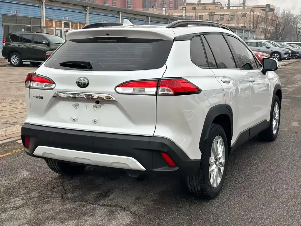 Toyota Corolla Cross — фото 10