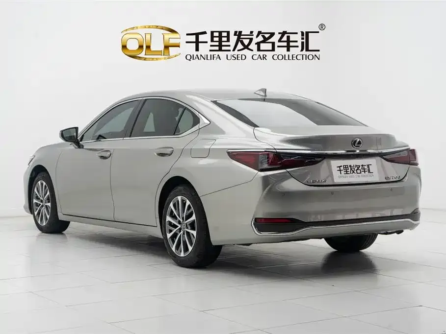 Lexus ES — фото 10